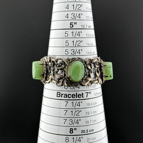 Vintage Silver Tone Repousse Metal Green Nephrite Floral Panel Bracelet 6.5-6.75 - Picture 4 of 13
